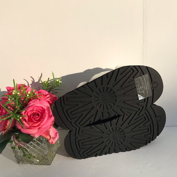 UGG Disco Cross Slide - Picture 6 of 12